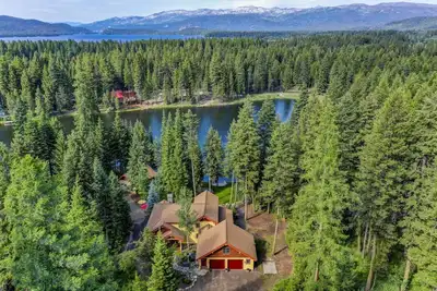 Image de Luxury Retreat w/ Guest House on Secluded Pond w/ Toys - Kayaks, Sup's, & Canoe | Ev Charger