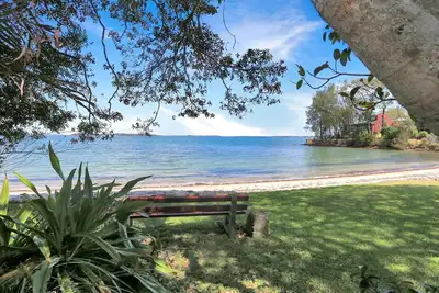 Image de The Cove Cottage - Waterfront Hideaway in North Arm Cove