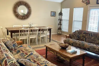 Image de Waterfront Lake House with Boatslip at Pickwick