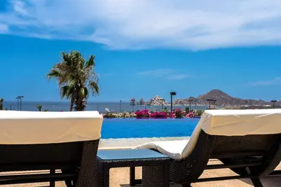 Image de 2br Balcony with Seaview & Pool