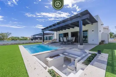 Image de Luxurious 3 Br Villa - Private Pool - Golf Access
