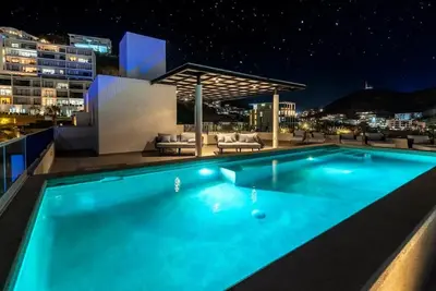 Image de New 1br Condo in Marina - Rooftop Pool - King Bed