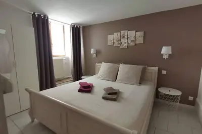 Image de Notre gîte offre un logement confortable et moderne près des principaux axes routiers