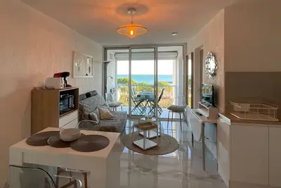 Image de Appartement 2 pièces cabine avec parking privé à Sète