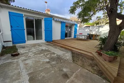 Image de Villa rénovée avec clim et terrasse à 150m de la plage