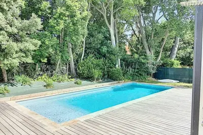 Image de Appartement Standing avec Terrasse, Piscine et Accès Plage, 2 Chambres, Climatisé, Parking, Pmr