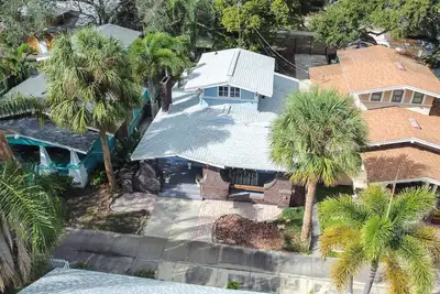 Image de Hyde Park Hide Away – A Charming & Historic Escape! Extremely Walkable