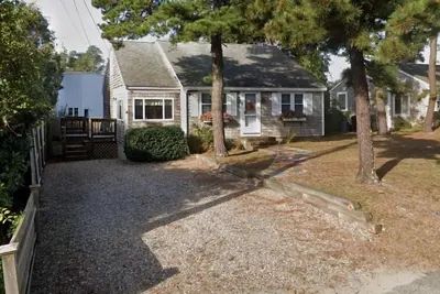 Image de Charming Home Close To Sea Street Beach, Dining, and Entertainment (2362)