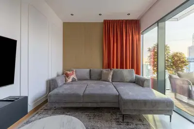Image de 1br Gem with Stunning Marina Views, Close to Metro
