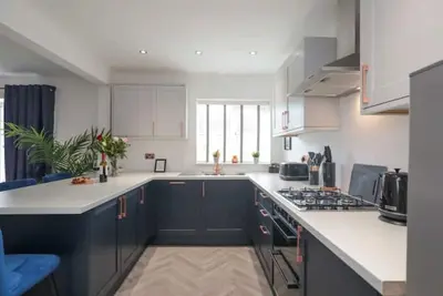 Image de Perfect for Contractors with on site parking