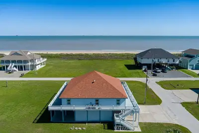 Image de 1 Camino - 2nd Row - Large Beach House- Great Views - 4 Bdrm - Sleeps 10