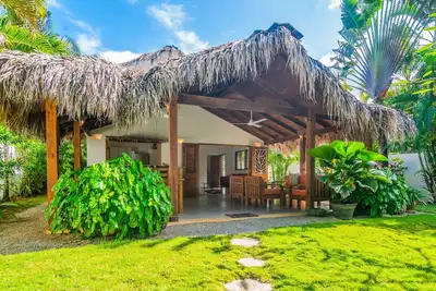 Image de Villa de Vacances - 2 Ch A/C - 2 Sdb - Piscine Privée - Jardin - 200 M Plage