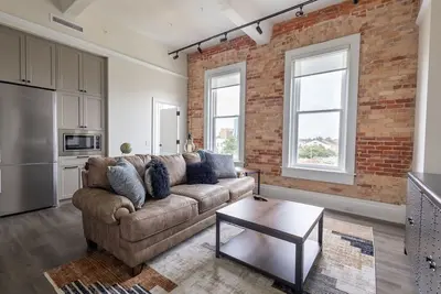 Image de Lovely 2bd/2 Loft with views