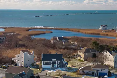 Image de Newly Renovated 4-bed Beach House in Point Judith - 10/10 Walkability!