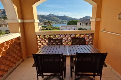Image de Magnifique T2 climatisé de 4 personnes avec superbe vue mer village  Cap Estérel