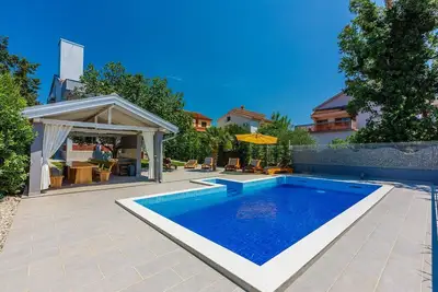 Image de Villa avec piscine privée, 350 mètres de la plage