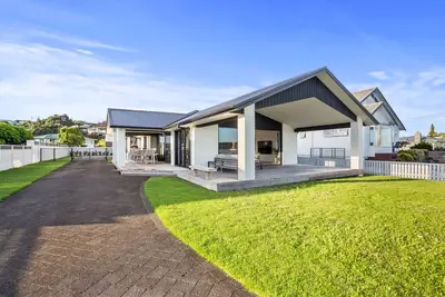 Image de Waterfront Oasis - Omokoroa Holiday Home