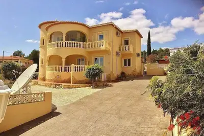 Image de Villa de luxe pour l'été famille et amis. \nAppartement confortable pour Pas l'été