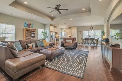 Image de Work - Play Austin