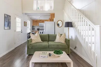 Image de Walkable to Henkel Square in Round Top | Near the Best Spots & Parking is Available | The Reed