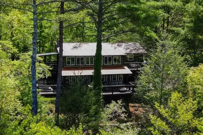 Image de Boho Mountain Escape - Mountain Views/River Front/Hot Tub!