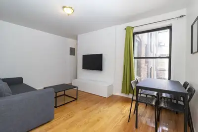Image de 335-27 Cute 2 Br Ues