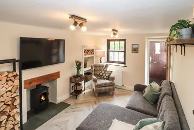 Image de Private Cottage - Dogs Welcome - 1 Minute Walk to Local Pub