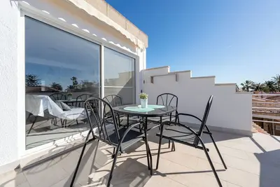 Image de Studio 'Costa Sur' avec terrasse privée, Wi-Fi et climatisation