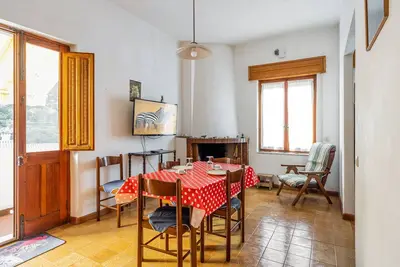 Image de Buggerru Beach-Roomy Apartment with Balcony!