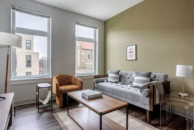 Image de Trendy Brighton 2br w\/ Gym & W\/D, nr Transport Stops, by Blueground