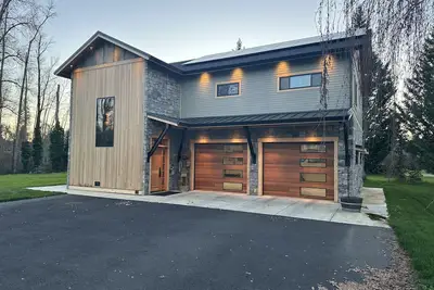 Image de River Front Rock House