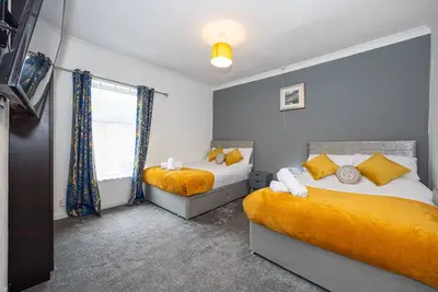 Image de Captivating 2-Bed House in Blackburn