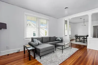 Image de Magnificent 2 Bedroom Home in Norfolk's Best Neighborhood