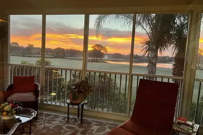 Image de Beautiful two bedroom condo in Gated golf community.