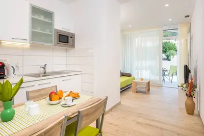 Image de Appartement d'une chambre avec la terrasse Hvar (A-22502-c)