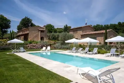 Image de Villa à Pozzo Della Chiana avec 6 chambres à coucher, 14 couchages