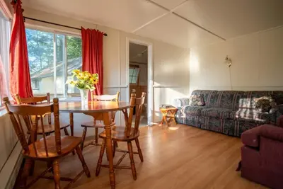 Image de Pine Lake: 2-Bedroom Cottage #3 \"Sugar Pine\"