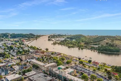 Image de Penthouse Condo Downtown Grand Haven