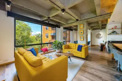 Image de Newly refurbished, modern & spacious apt in Provenza