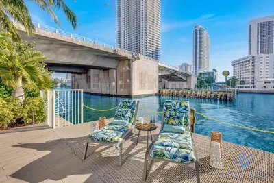 Image de Infinite View Balcony Near Beach  Pool