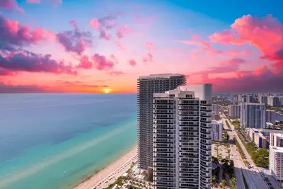 Image de Oceanview Balcony|Beachfront Resort|Rooftop Pool