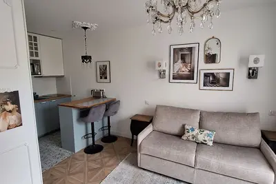 Studio sur jardin à 7 min à pieds du Rer A