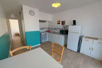 Image de Appartement 4 pièces à Marseillan Plage, proche de la mer, avec parking et équipements complets