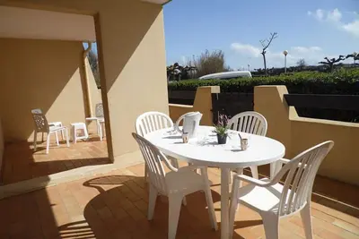 Image de Appartement T2 Cabine avec Terrasse et Parking Privé, 4 Couchages, Marseillan