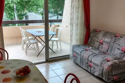 Image de Appartement T2 cabine avec terrasse et parking privé à Marseillan, 4 à 6 couchages