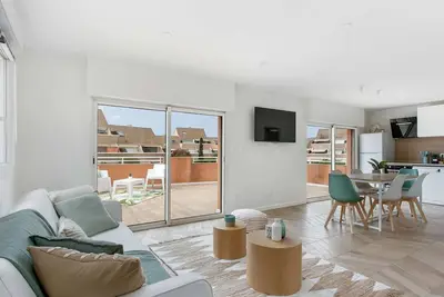 Image de Appartement lumineux 3 pièces - Neuf 2021 - Climatisé - Grande terrasse - Parking - Wifi inclus