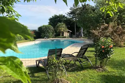 Image de Charmantes chambres d'hôtes avec piscine et coin cuisine près de l'abbaye de Solesmes