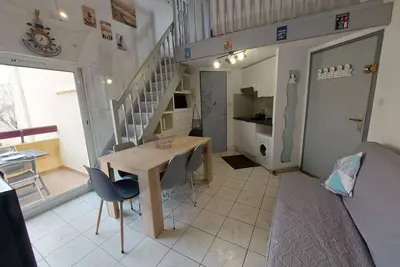 Image de Appartement 2 pièces meublé avec mezzanine et terrasse, accès direct à la plage, parking inclus