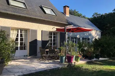 Image de Maison familiale au cœur d'une forêt centenaire avec piscine et proche du Zoo de la Flèche
