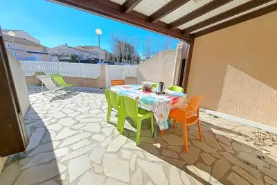 Image de Maison mitoyenne climatisée avec terrasse et piscine à Marseillan